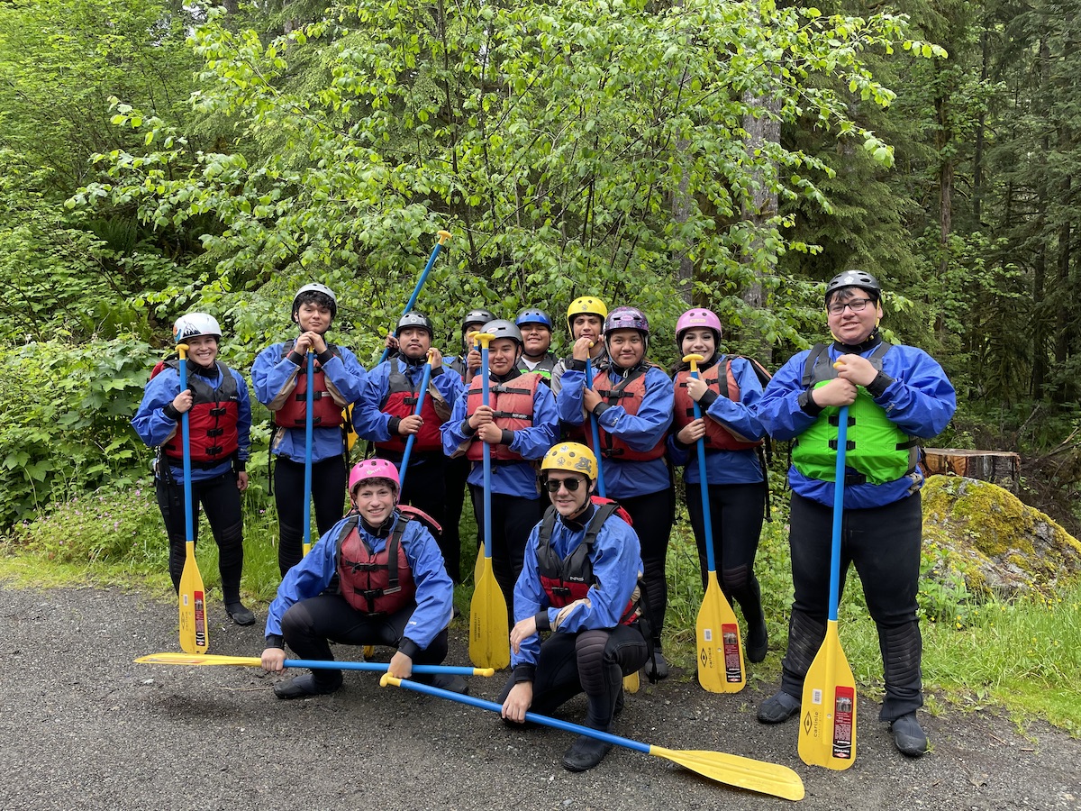 Group picture of rafters on the Nooksack River | Photo by Bridget Moran